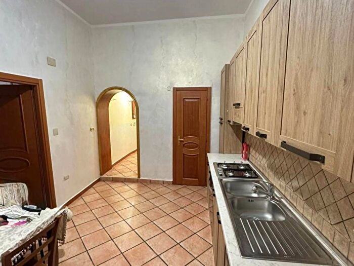 Appartamento bilocale in affitto in Piazza Capuana, Tribunali, Napoli