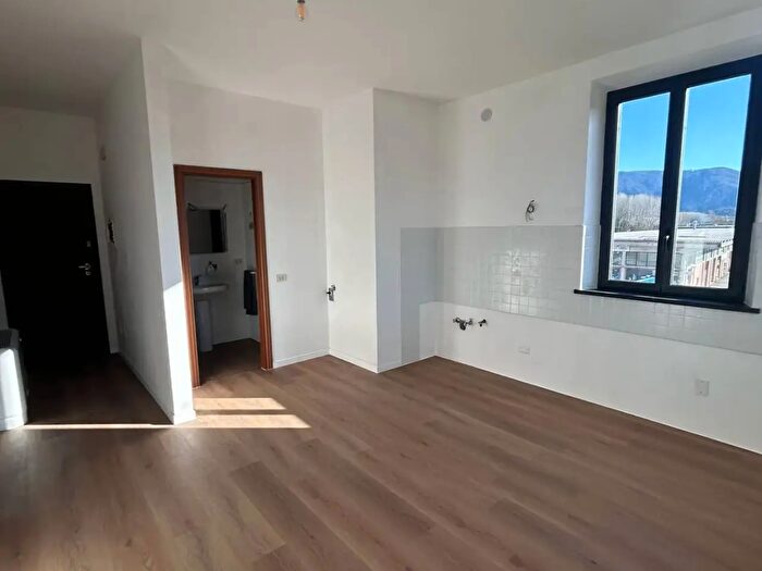 Appartamento bilocale in vendita in Via Dela Contesora, Lucca