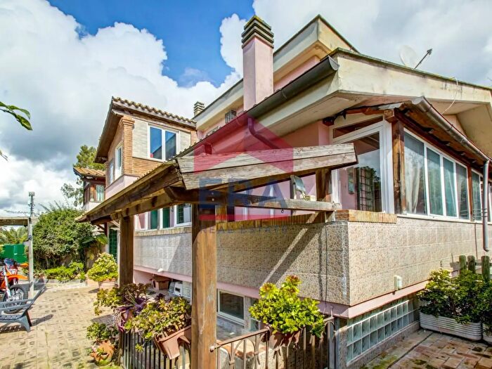 Casa con 6 locali in vendita in Via Bronzolo, Roma