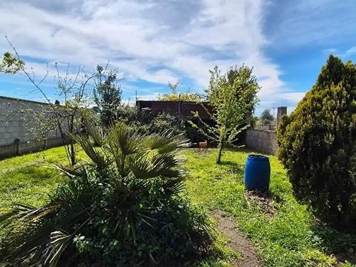 Casa quadrilocale in vendita in Tosco Romagnola, Cascina