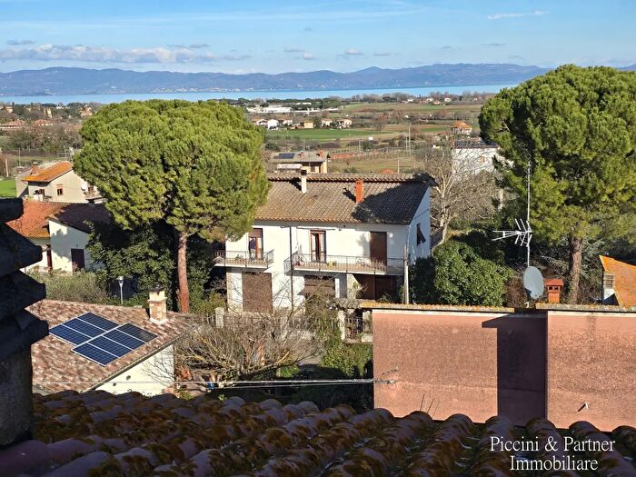 Appartamento quadrilocale in vendita in Via Campania, Castiglione Del Lago