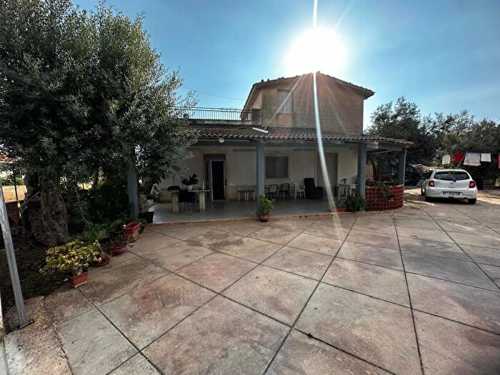 Casa con 5 locali in vendita in Via Roma, Modica