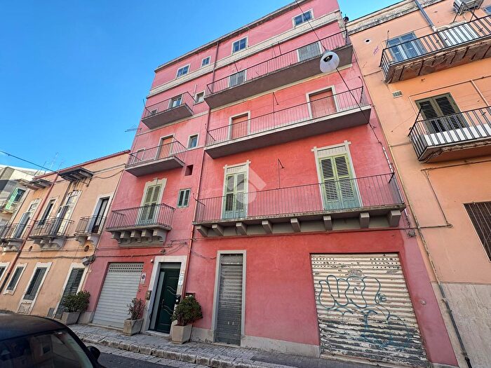 Appartamento con 6 locali in vendita in Via Trieste, Ragusa