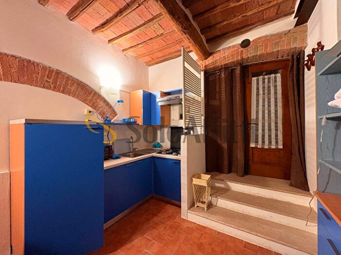 Appartamento monolocale in affitto in Via Lucherini, Provenzano, Siena