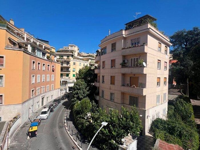 Appartamento trilocale in affitto in Piazza delle Muse, Parioli, Roma