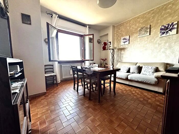 Casa quadrilocale in vendita in Via Risorgimento, Montale