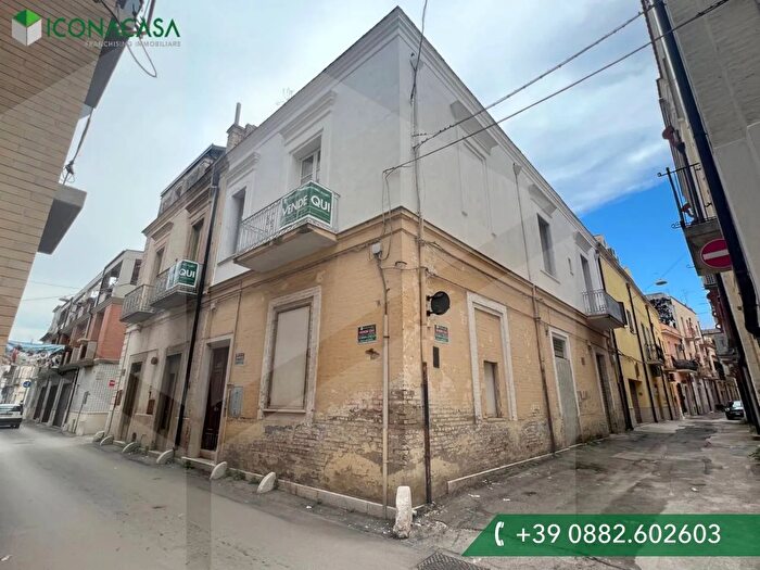 Appartamento con 6 locali in vendita in Via Antonio Miroballo, San Severo