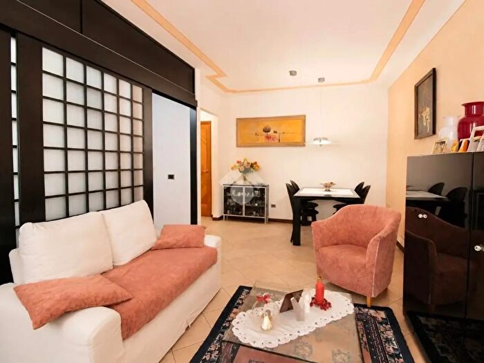 Appartamento trilocale in vendita in Via Giuseppe Verdi, Tremosine