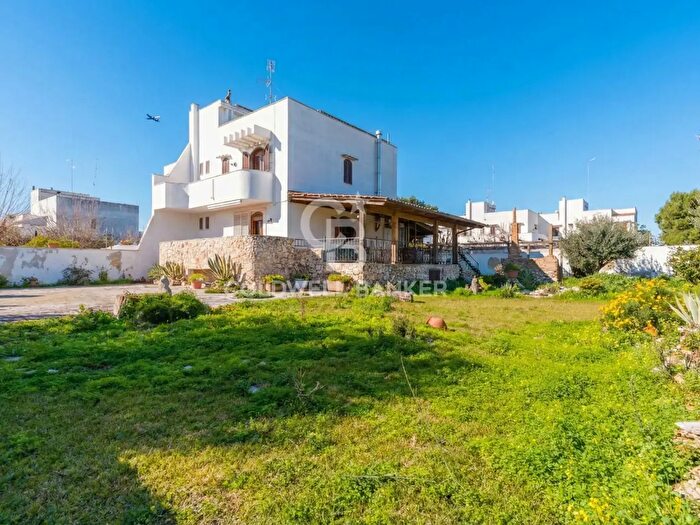 Casa con 8 locali in vendita in Strada Cola di Cagno, Bari