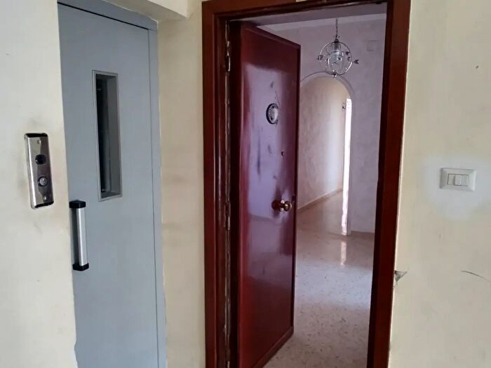 Appartamento trilocale in vendita in Via Costantino Grimaldi, Napoli