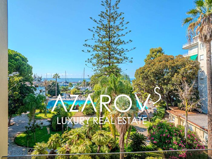 Appartamento trilocale in affitto in Corso Felice Cavallotti, Porto Vecchio, Sanremo