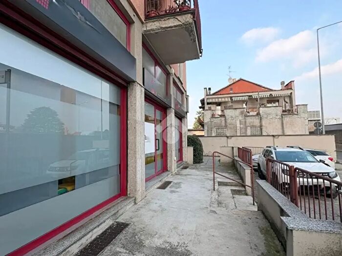 Appartamento quadrilocale in vendita in Viale Lombardia, Monza