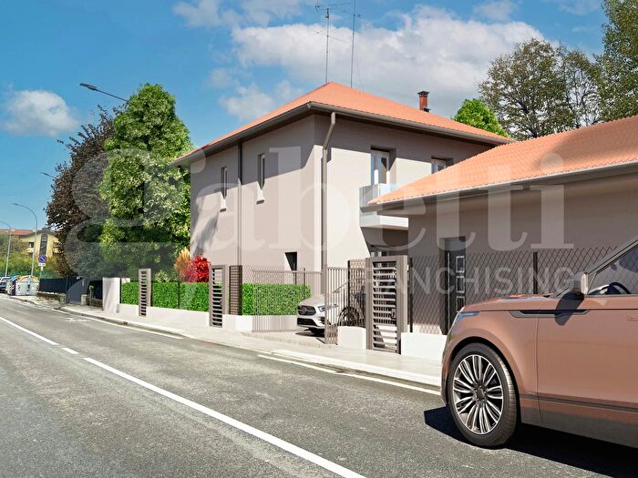 Casa con 5 locali in vendita in Via del Lazzaretto, Bologna