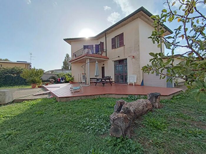 Casa con 7 locali in vendita in Via Acquafelice, Zagarolo