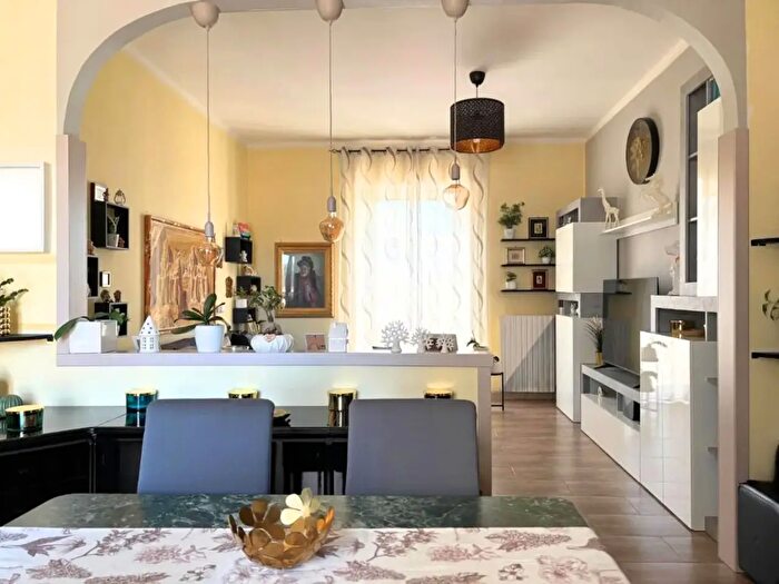 Appartamento trilocale in vendita in Via Dante Alighieri, Putignano