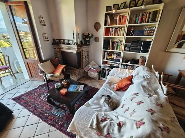 Appartamento trilocale in vendita in Piazza della Chiesa, Torricella In Sabina