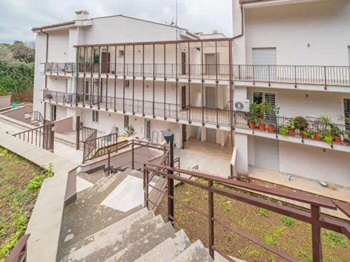 Appartamento quadrilocale in vendita in Viale Vittorio Veneto, Frascati