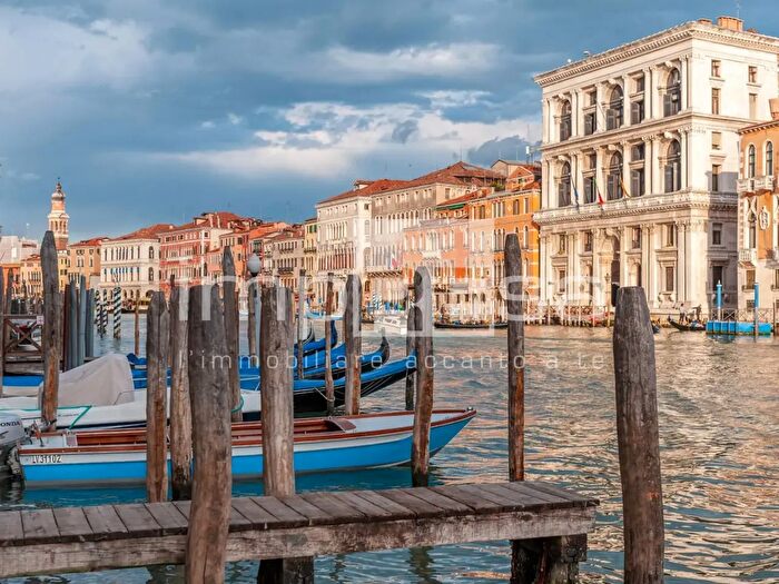 Appartamento trilocale in affitto in Dorsoduro, Venezia