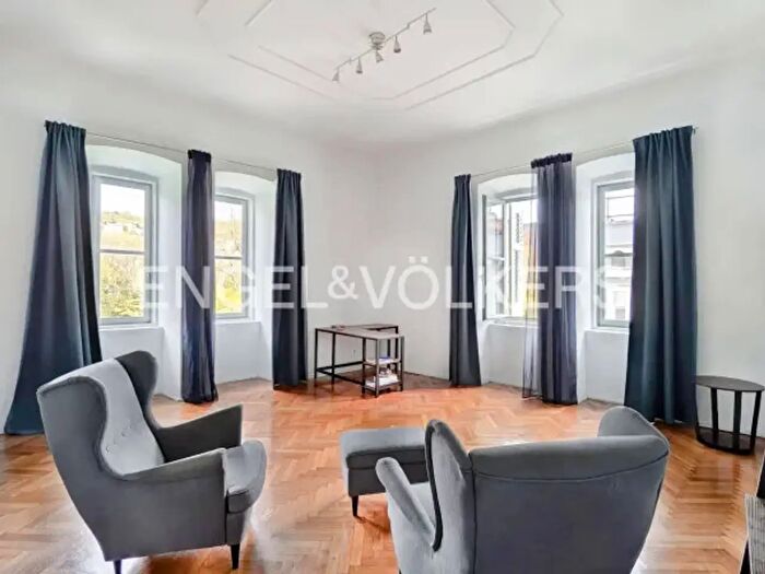 Appartamento quadrilocale in vendita in Via Raffaele Zovenzoni, Trieste