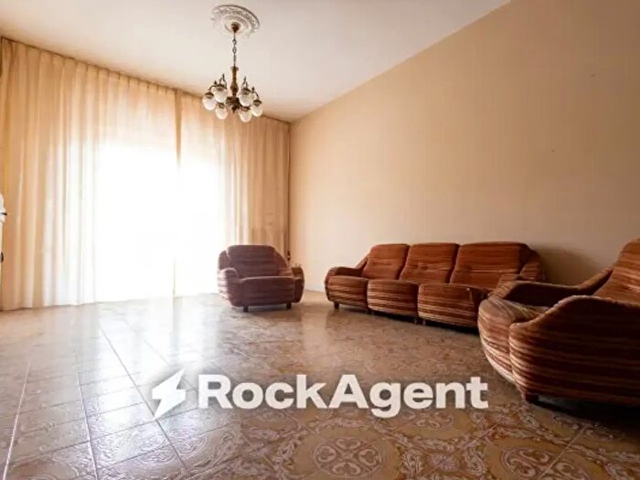 Appartamento trilocale in vendita in Via Conti di Loritello B, Catanzaro
