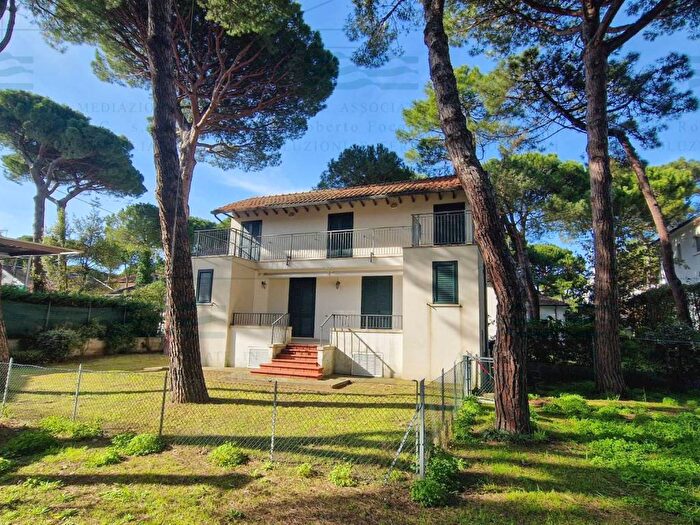 Casa con 5 locali in affitto in Via Traversa A, Milano Marittima, Cervia