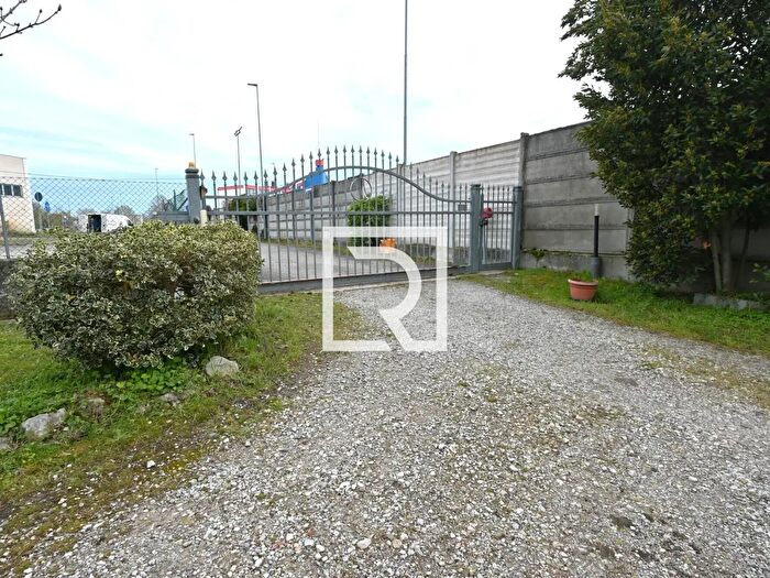 Casa con 15 locali in vendita in Via Classicana, Ravenna