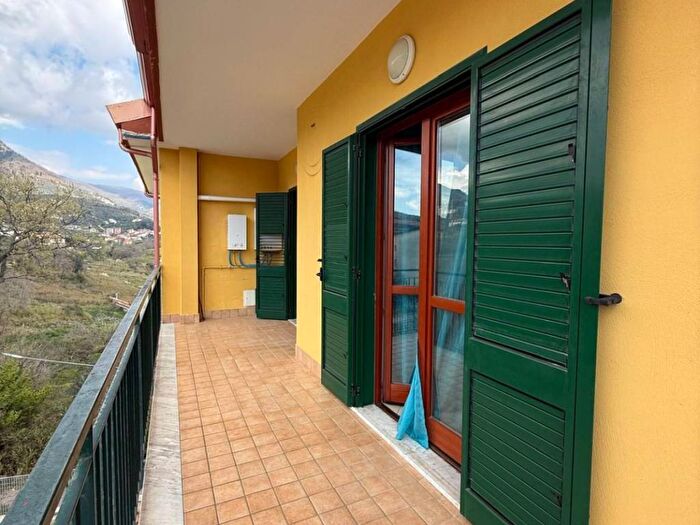 Appartamento trilocale in affitto in Via Ponte Mileo, Centro, Montecorvino Rovella