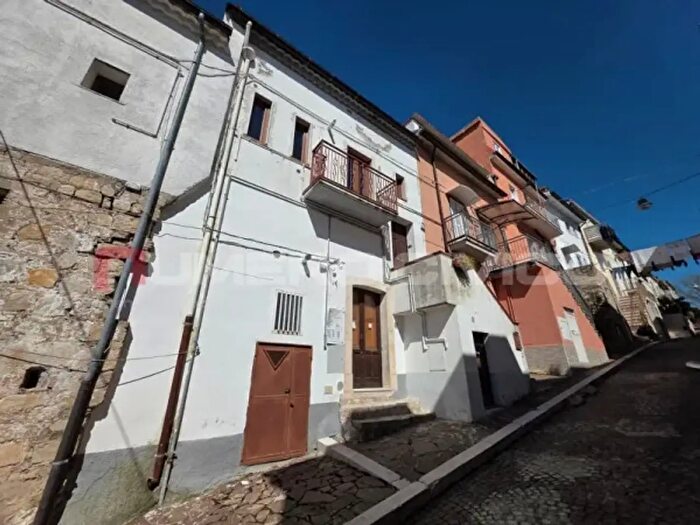 Appartamento bilocale in vendita in Via Montello, Orsara Di Puglia