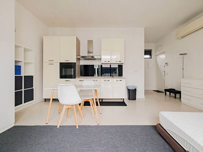 Appartamento monolocale in affitto in Via Flumendosa, Crescenzago, Milano