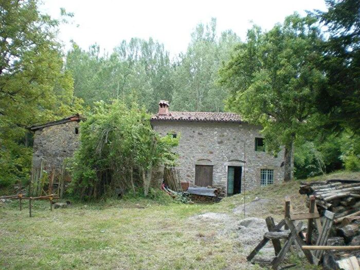 Casa con 10 locali in vendita in Castelnuovo Di Garfagnana