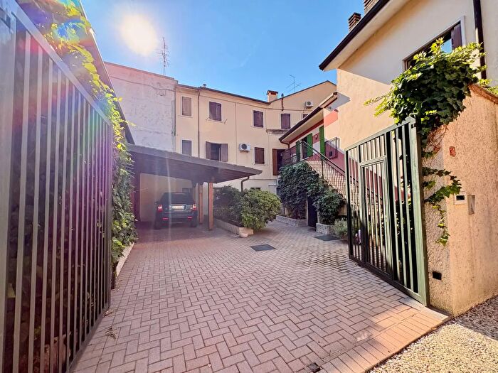 Casa quadrilocale in vendita in Verona