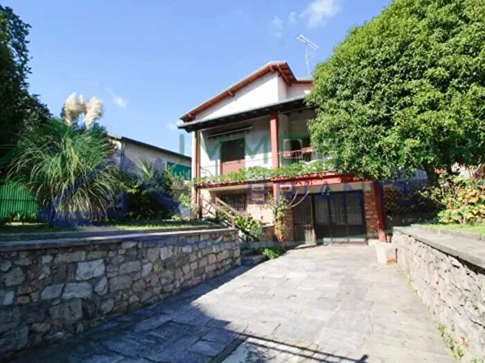 Casa quadrilocale in vendita in Via Guido Visconti di Modrone, Somma Lombardo