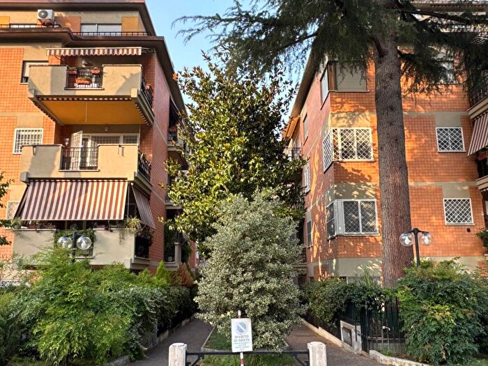 Appartamento bilocale in affitto in Via Cassia, Tomba di Nerone, Roma