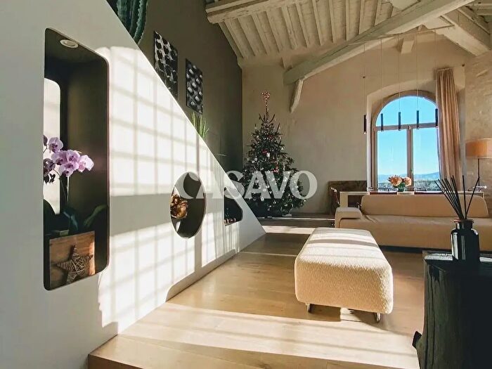 Casa con 9 locali in vendita in Firenze