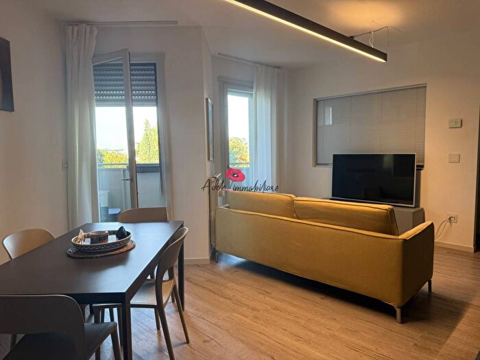 Appartamento quadrilocale in affitto in VIA ZANDONAI, Cipressina, Venezia