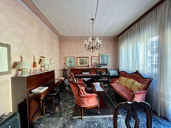 Casa con 7 locali in vendita in Verona
