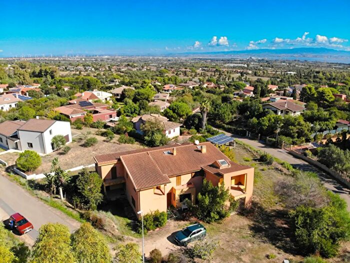 Casa con 14 locali in vendita in Strada, Capoterra
