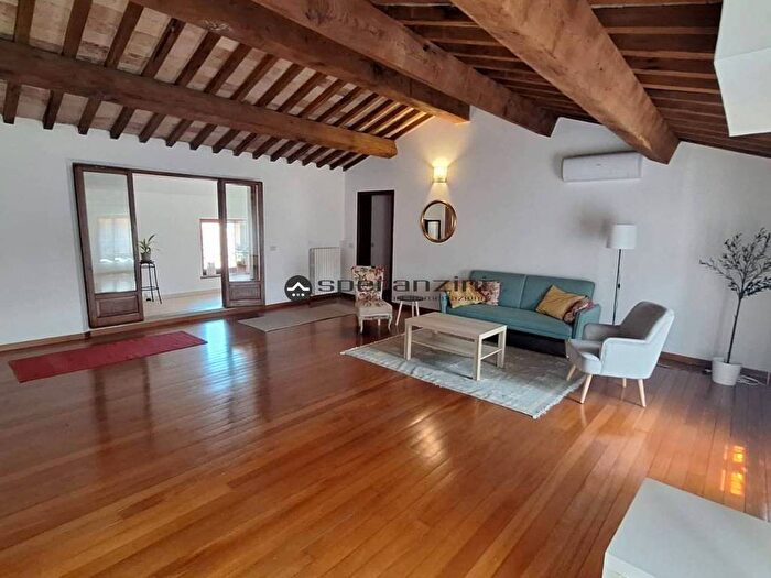 Casa trilocale in affitto in via gasparoli, Centro Storico, Fano