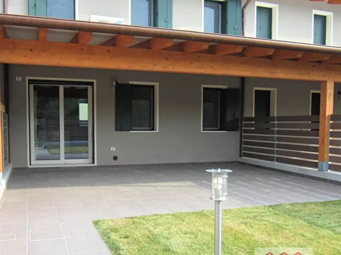 Casa con 5 locali in affitto in Via Istrana, Vicenza