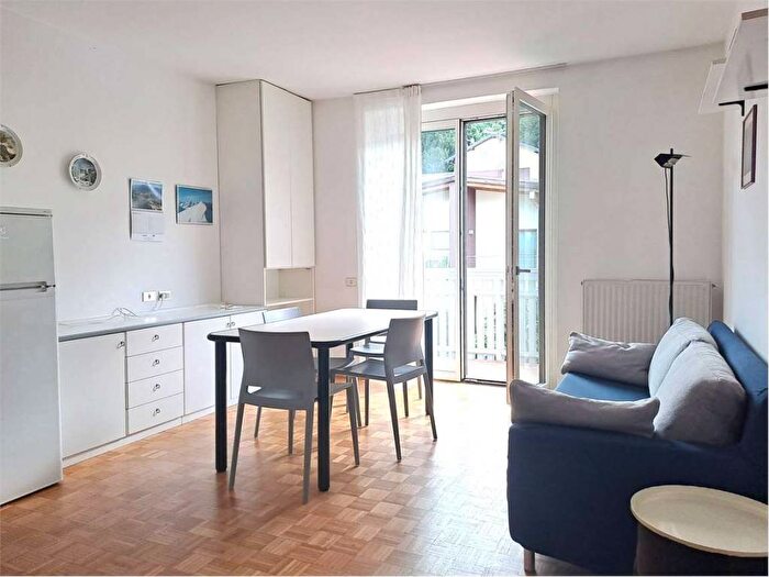 Appartamento trilocale in affitto in Via alla Val, Povo, Trento