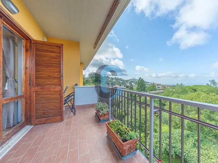 Appartamento quadrilocale in vendita in Via Luigi Fortunati, Ariccia