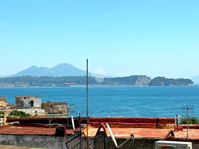 Casa con 6 locali in vendita in Via Stendhal, Bacoli
