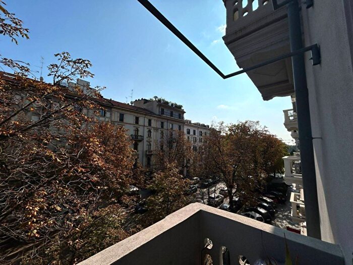 Appartamento bilocale in affitto in Via Lazzaro Papi, Porta Romana Medaglie dOro, Milano