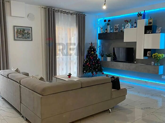 Appartamento con 7 locali in vendita in Via Duca d'Aosta, Ragusa
