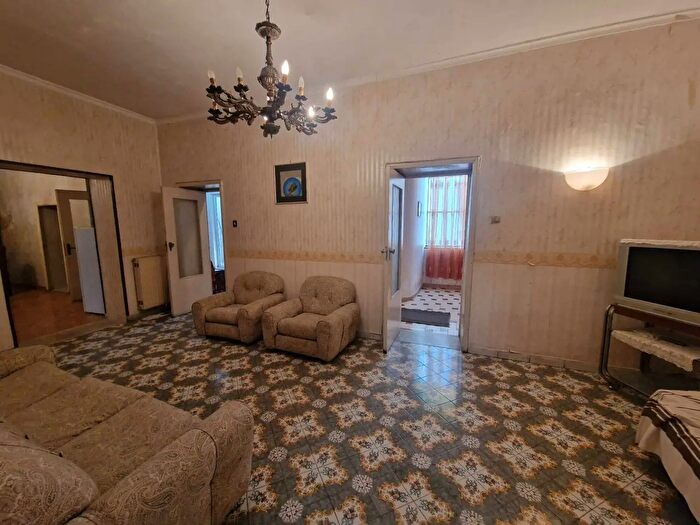 Appartamento con 7 locali in vendita in Via Nocera, Castellammare Di Stabia