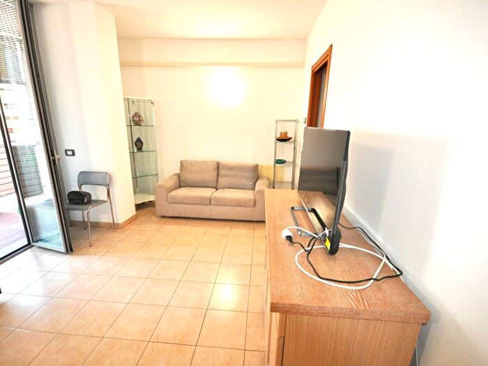 Appartamento trilocale in affitto in Viale Italia, Migliarina, La Spezia