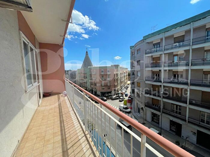 Appartamento con 9 locali in vendita in Siracusa