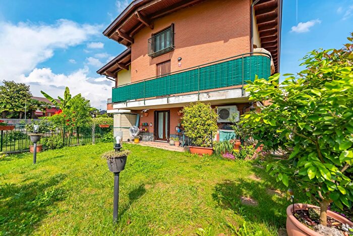 Case in Vendita e in Affitto - 2