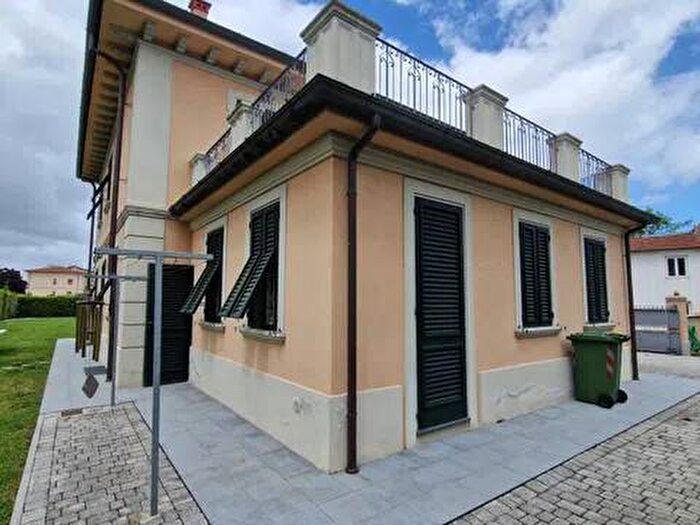 Casa con 6 locali in affitto in Via Della Madonnina, Lammari Lunata, Capannori
