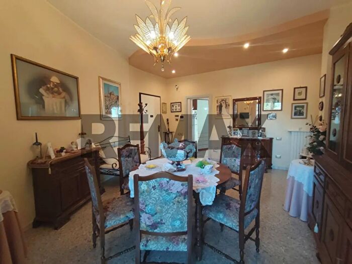 Appartamento con 5 locali in vendita in Matera
